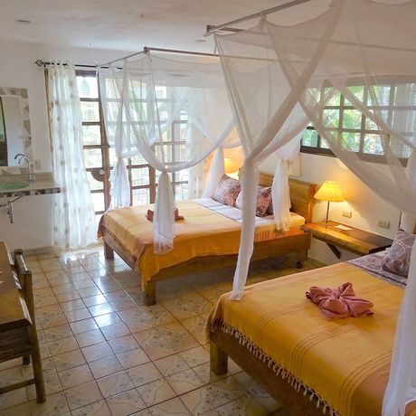 Pension Pura Vida Standardzimmer 01 Blick in ein Standardzimmer in der Pension Pura Vida