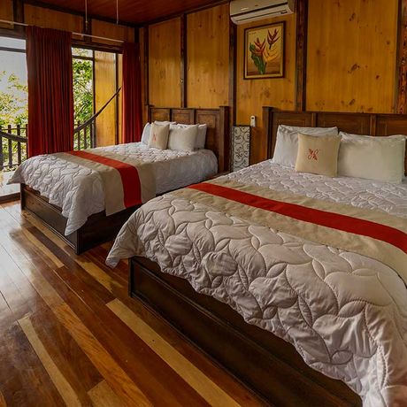 Costa Rica Baumhaus Rustikale Einrichtung Rustikal von Innen und Außen