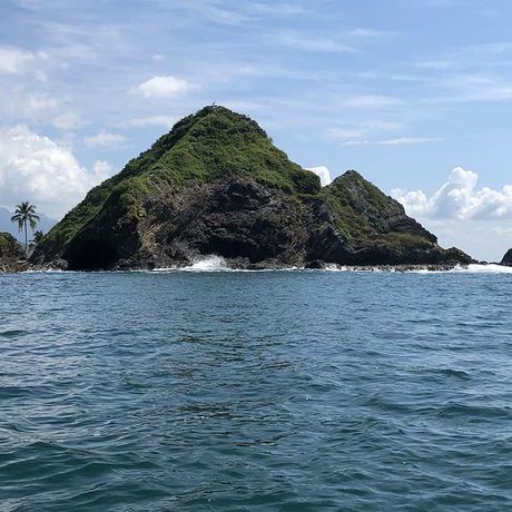 Blick auf eine Insel beim Schnorcheln im Nationalpark Marino Ballena 01